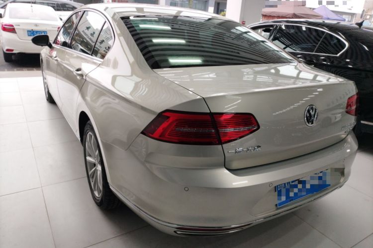 Used Volkswagen Magotan 2019 330TSI DSG Leading Model China VI Standard
