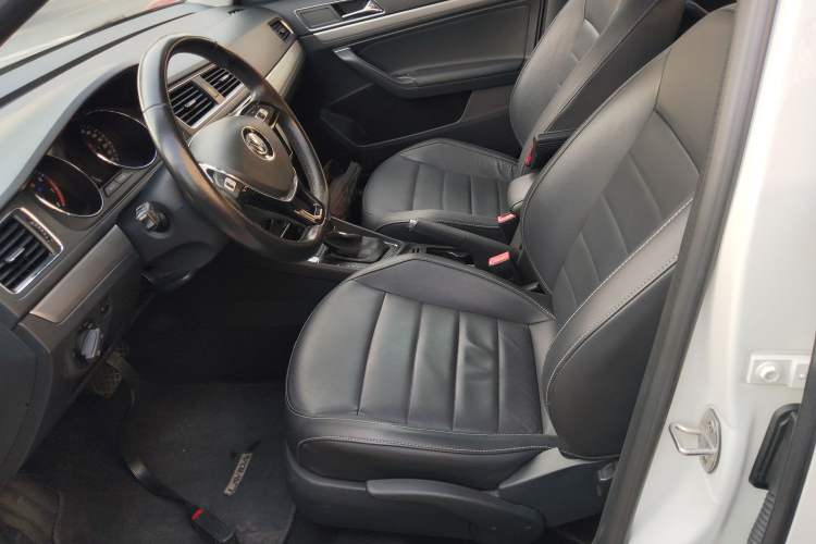 Used Volkswagen Lavida 2017 1.6L Automatic Comfort Edition
