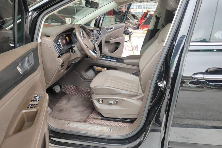 Used Volkswagen Viloran 2023 330TSI Luxury Edition