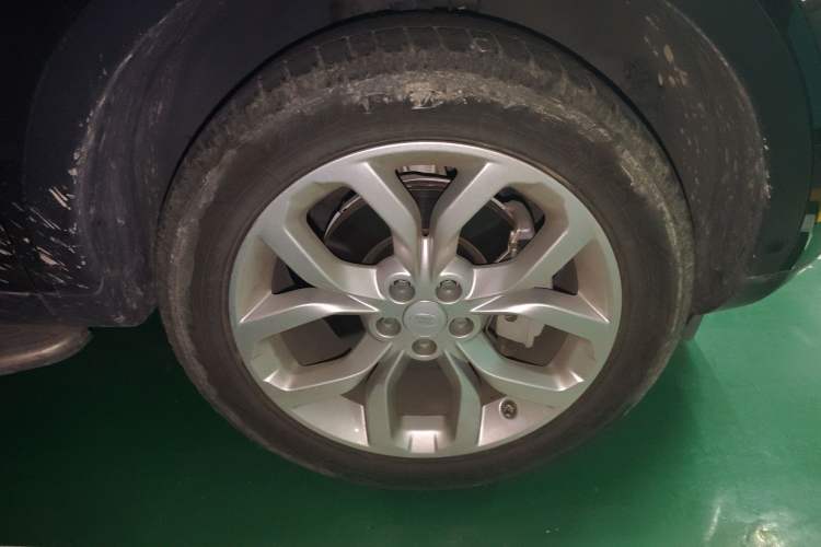 Used Land Rover Discovery Sport 2018 240 PS HSE Version
