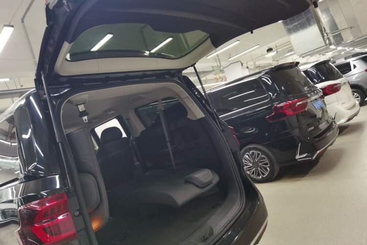 Used SAIC MAXUS G20 2021 Facelifted PLUS 2.0T Gasoline Automatic Luxury Edition
