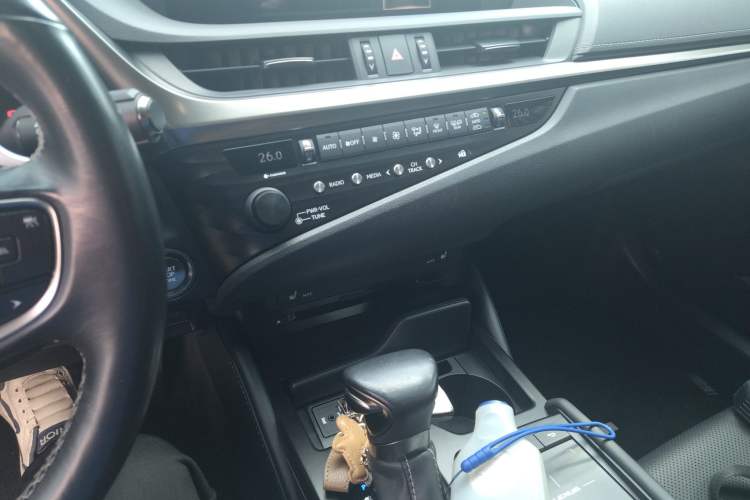 Used Lexus ES 2018 200 Excellence Edition China V Standard
