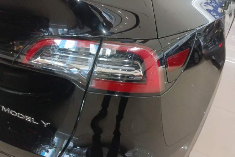 Used Tesla Model Y 2021 Standard Range Rear-Wheel Drive Version
