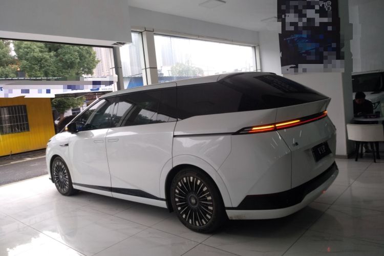 Used XPeng X9 2025 740 Ultra-Long Range Max