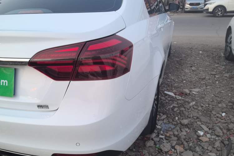 Used Geely Auto Emgrand 2019 Leading Edition 1.5L Manual Luxury Model China VI Standard