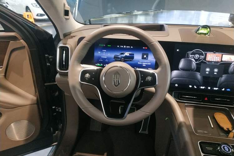 Used Hima AITO M9 2024 Range-Extended Ultra Version 52 kWh 5-Seater Model
