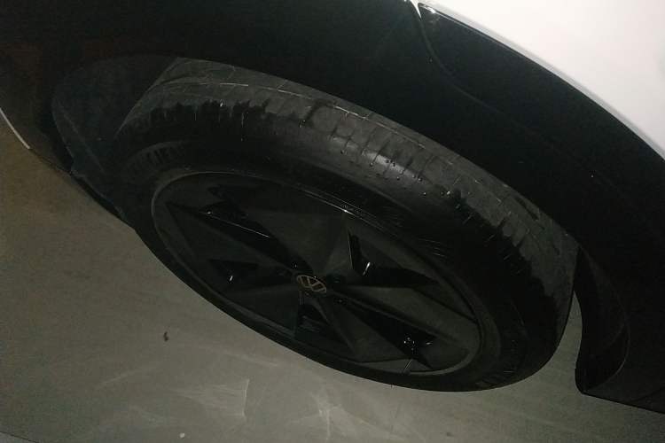 Used Volkswagen ID.UNYX 2024 Pro Long-Range Version
