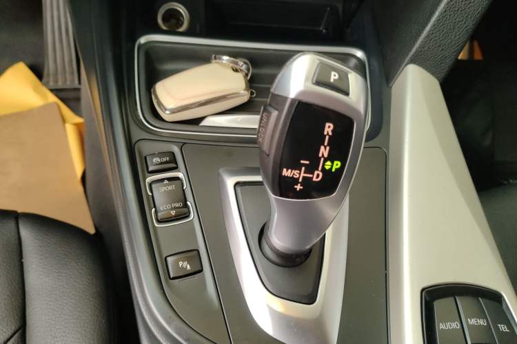 Used BMW 3 Series 2015 316Li Fashion Model
