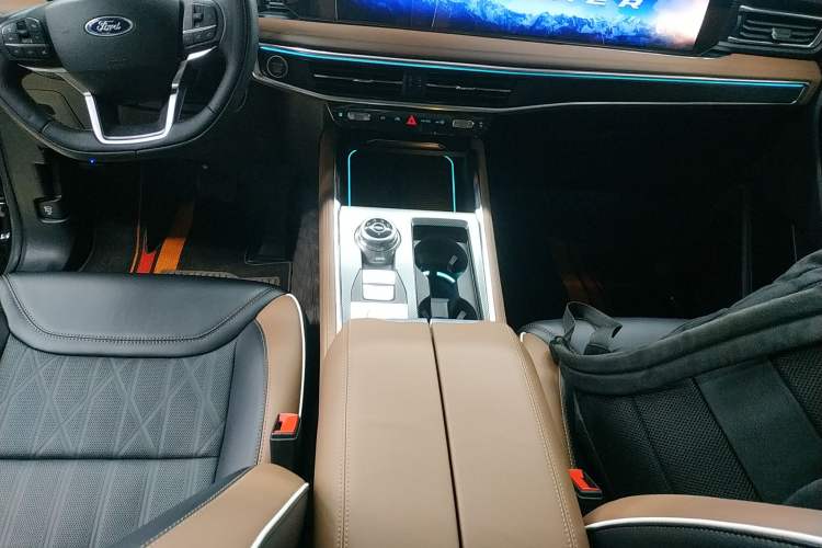 Used Ford Explorer 2023 EcoBoost 285 Four-Wheel Drive Titanium Edition 6 Seats
