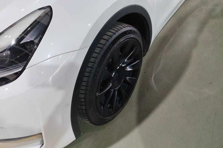 Used Tesla Model Y 2021 Long-Range All-Wheel-Drive Version