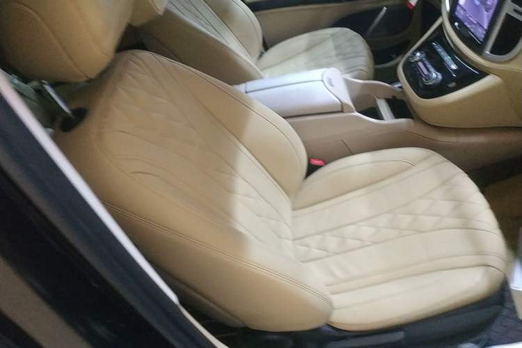 Used Mercedes-Benz Vito 2018 2.0T Business Version China VI Emission Standard
