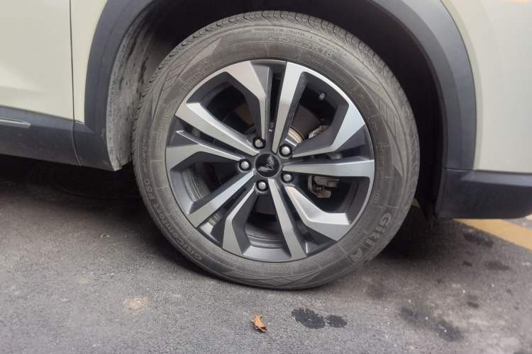 Used Wuling Asta 2022 2.0L DHT Electric-Speed Version
