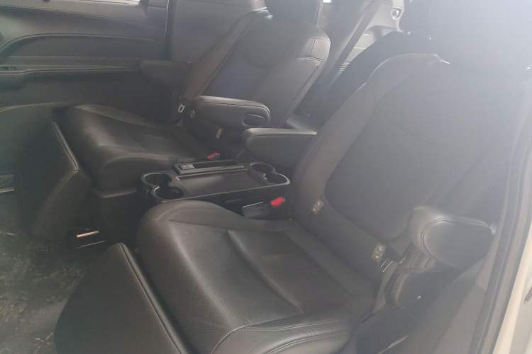 Used Toyota Sienna 2021 2.5L Hybrid Platinum Edition