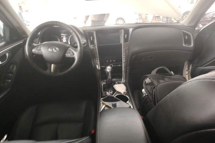 Used Infiniti Q50 2014 2.0T Comfort Edition