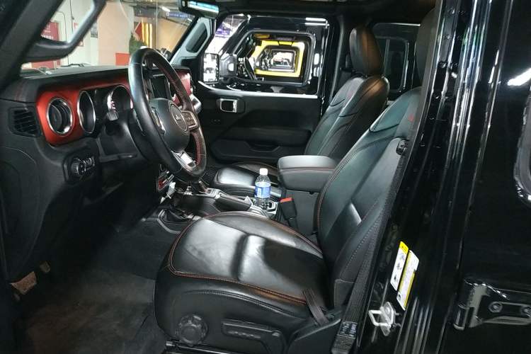 Used  Wrangler 2019 2.0T Rubicon Four-Door Version China VI Emission Standard
