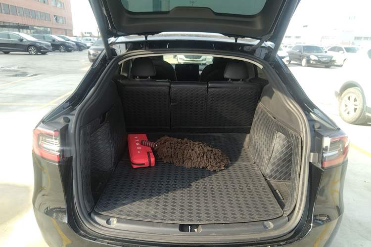 Used Tesla Model Y 2022 Rear-Wheel-Drive Version
