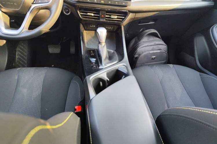 Used Roewe i5 2021 1.5L CVT Platinum Edition