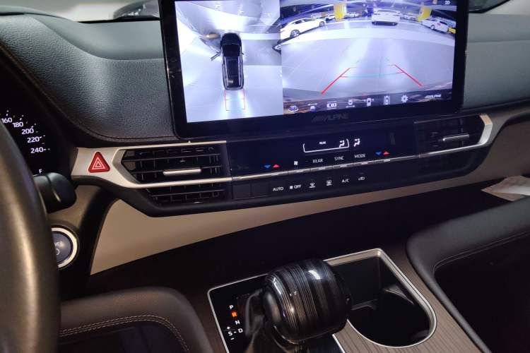 Used Toyota Sienna 2023 2.5L Hybrid Comfort Edition