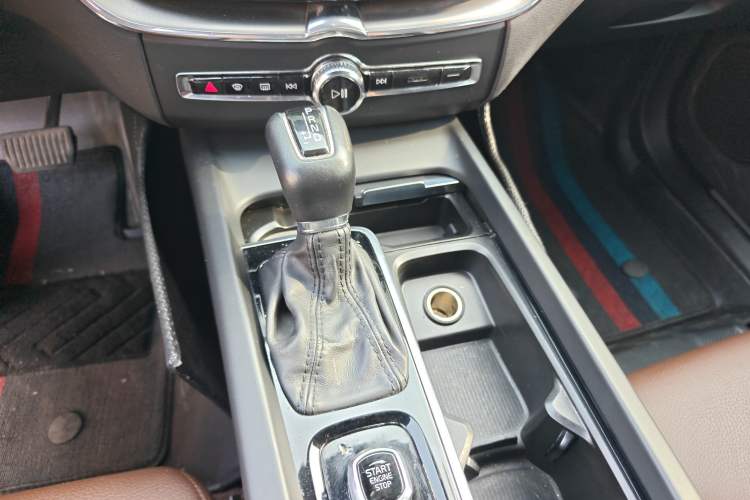 Used Volvo XC60 2021 T5 4x4 Smart Luxury Edition
