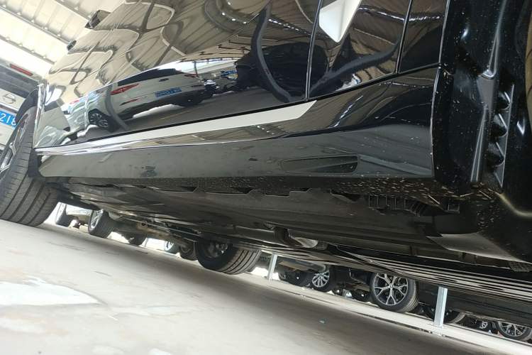 Used BMW X5 2023 xDrive 30Li Luxury M Sport Package
