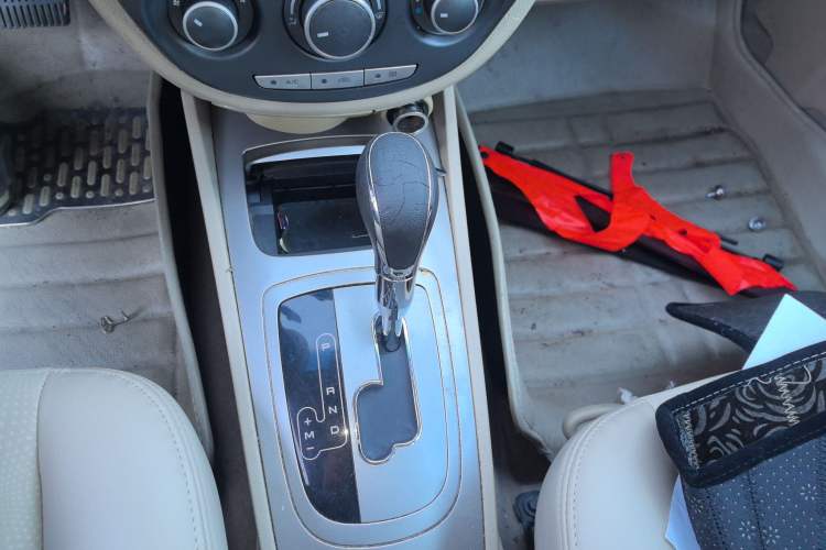 Used Buick Excelle 2013 1.5L Automatic Classic Model
