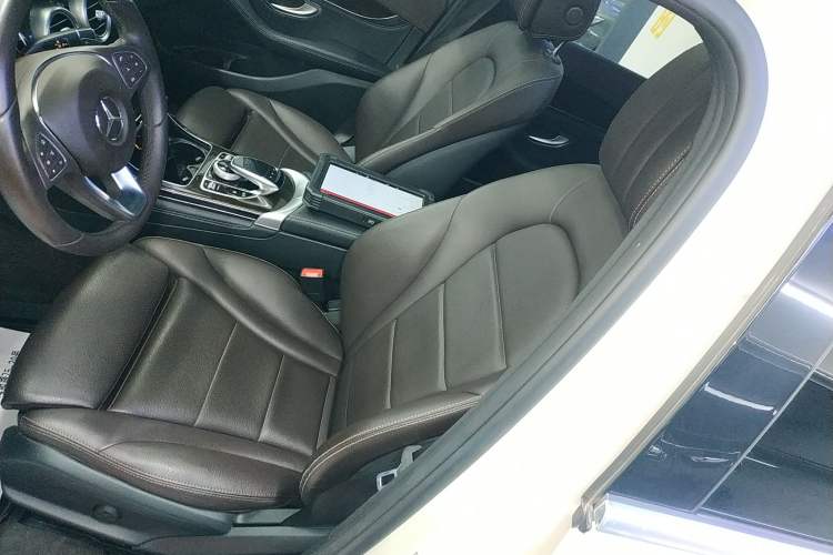 Used Mercedes-Benz GLC 2017 GLC 260 4MATIC Luxury Model
