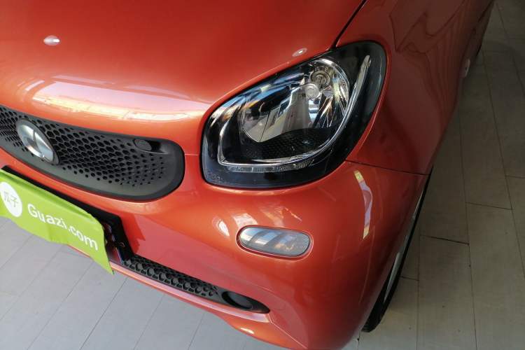 Used  fortwo 2015 1.0L 52 kW hardtop Dynamic version
