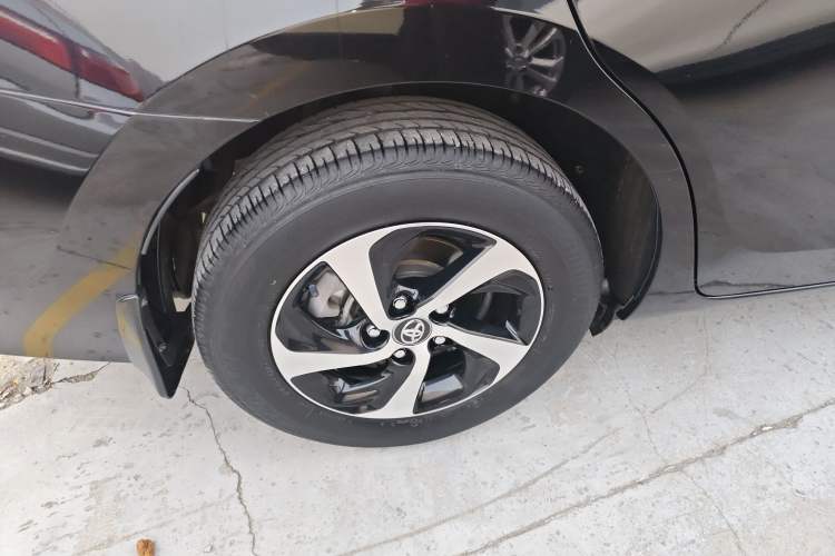 Used Toyota Levin 2017 Revised Dual-Engine 1.8H GS E-CVT Elite Sunroof Version China V Standard
