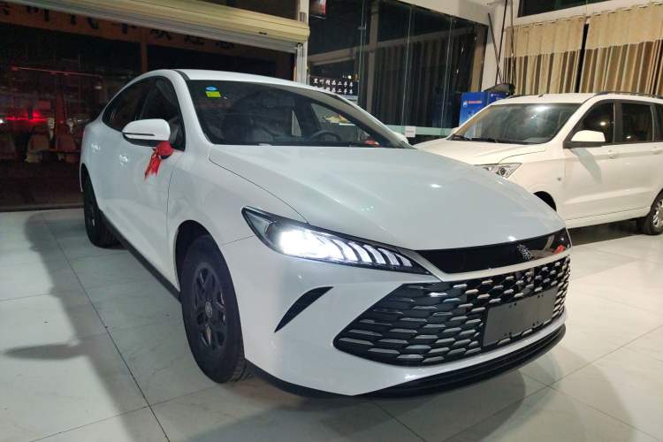 Used BYD Qin PLUS 2025 DM-i Smart Drive 55KM Leading Model
