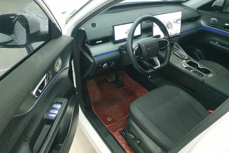 Used Chery Tiggo 8 PLUS 2025 290TGDI DCT Luxury 7-Seater
