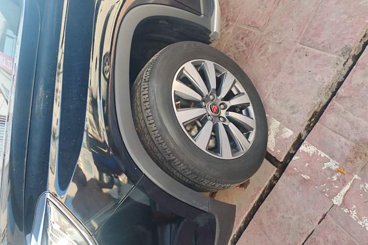 Used Roewe RX8 2019 30T Smart Connectivity Two-Wheel Drive Supreme Flagship Edition
