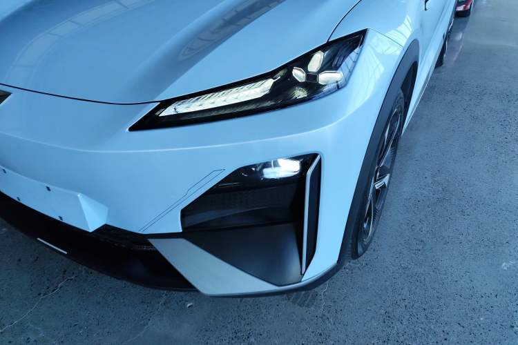 Used  S07 2023 200Max Range-Extended Version
