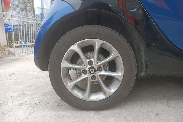 Used smart fortwo 2015 1.0L 52 kW hardtop Dynamic version
