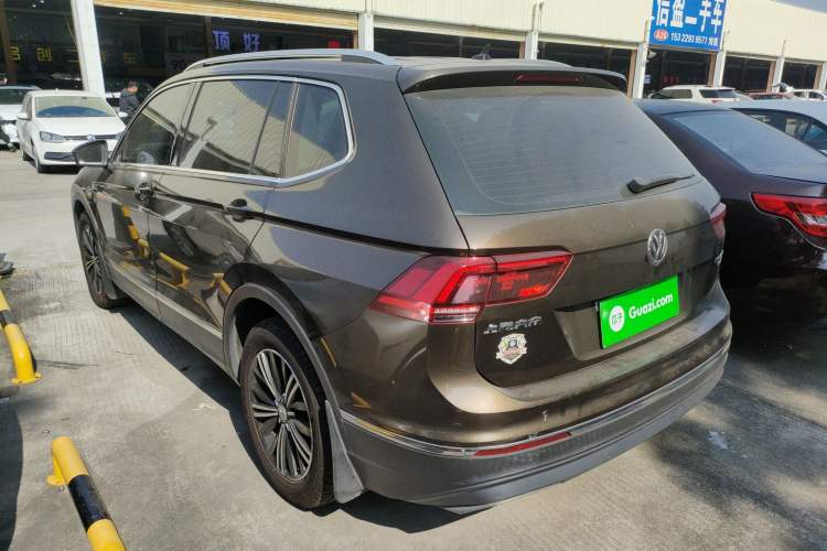 Used Volkswagen Tiguan L 2017 380TSI Automatic All-Wheel-Drive Luxury Edition
