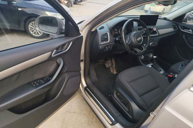 Used Audi Q3 2015 30 TFSI Ambition Edition
