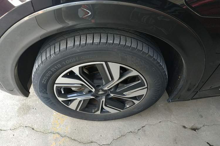 Used NETA U 2022 Zhi400 Pro Ternary Lithium
