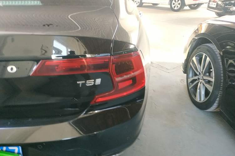 Used Volvo S90 2020 T5 Zhiyi Luxury Edition