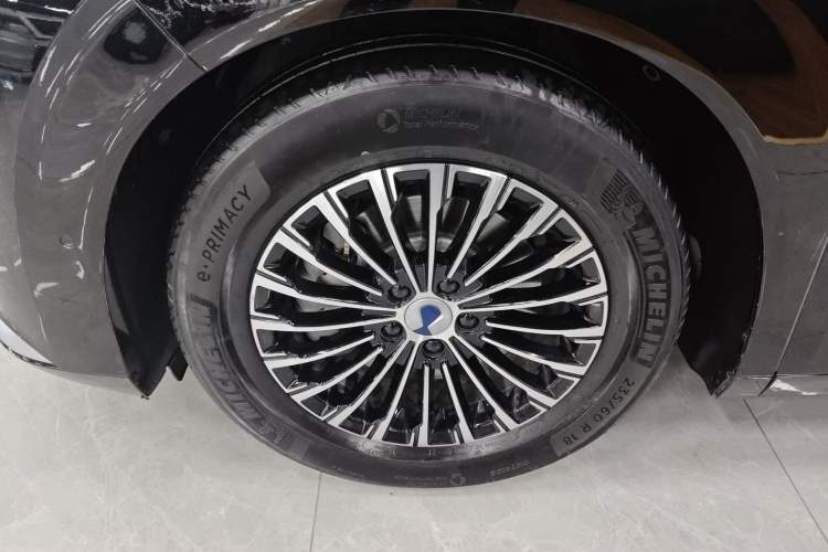 Used Denza D9 2022 DM-i 970 Four-Wheel Drive Flagship Model
