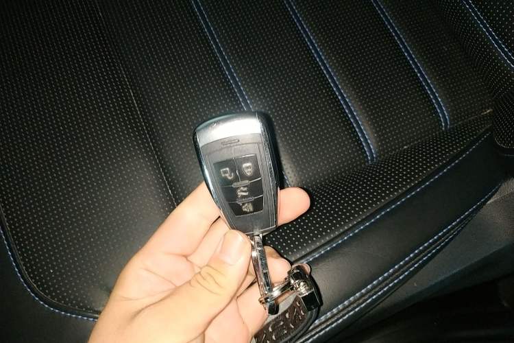 Used  BJ40 2019 PLUS 2.3T Automatic Four-Wheel Drive Premium Edition China VI
