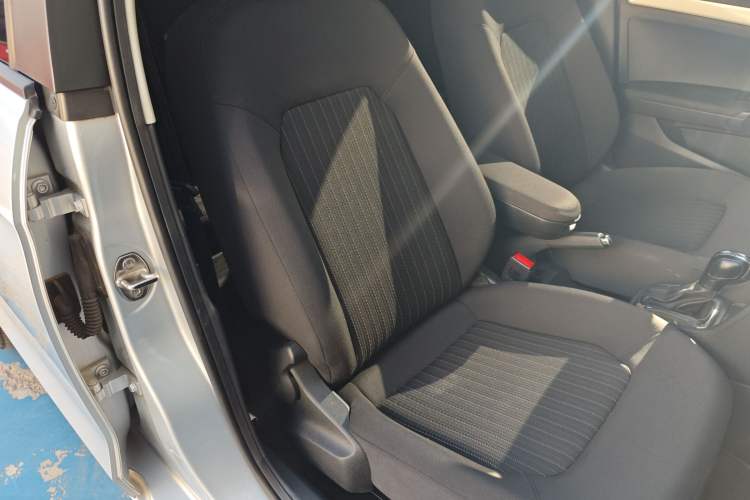 Used Volkswagen Jetta 2015 Value Edition 1.6L Automatic Comfort Version
