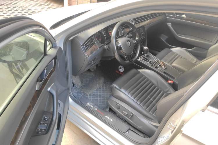 Used Volkswagen Magotan 2018 380TSI DSG Luxury Model
