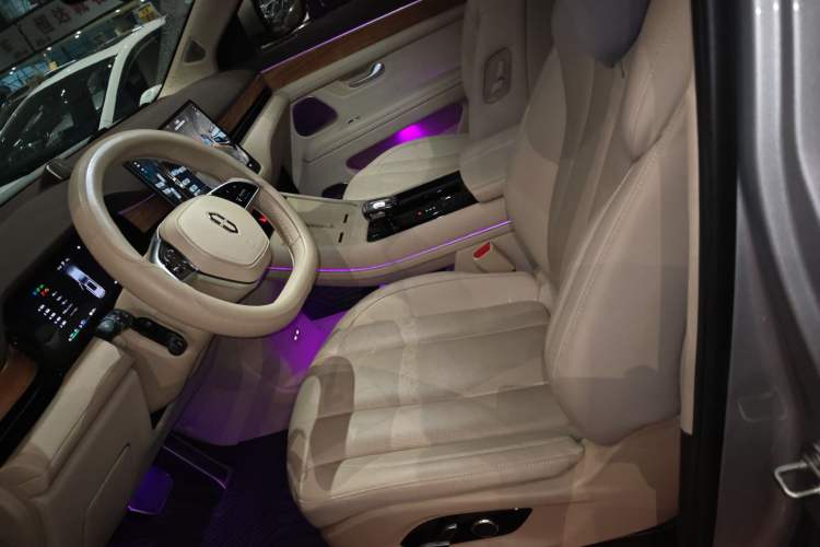 Used Hima AITO M7 2024 1.5T Intelligent Driving Rear-Drive Max Edition 6 Seats
