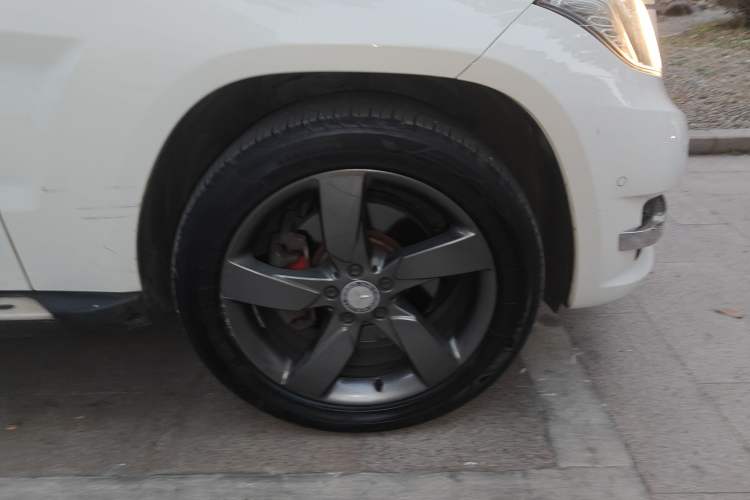 Used Mercedes-Benz GLK-Class 2013 GLK 300 4MATIC Dynamic Sunroof Model