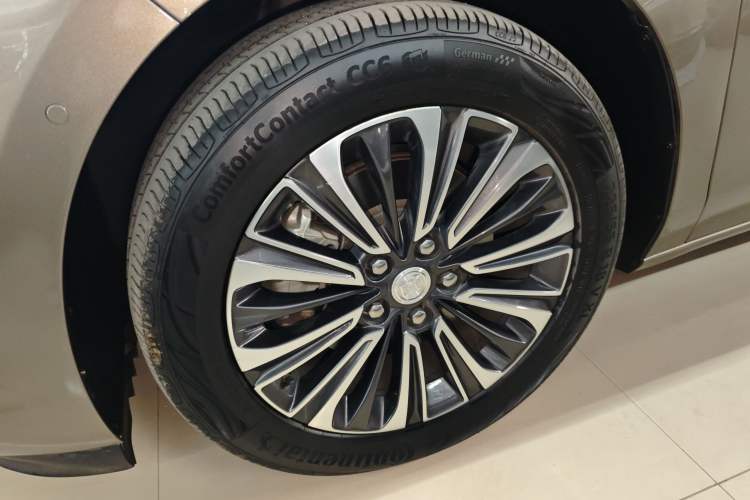 Used Buick GL8 2020 ES Land Cruiser 653T Luxury Model
