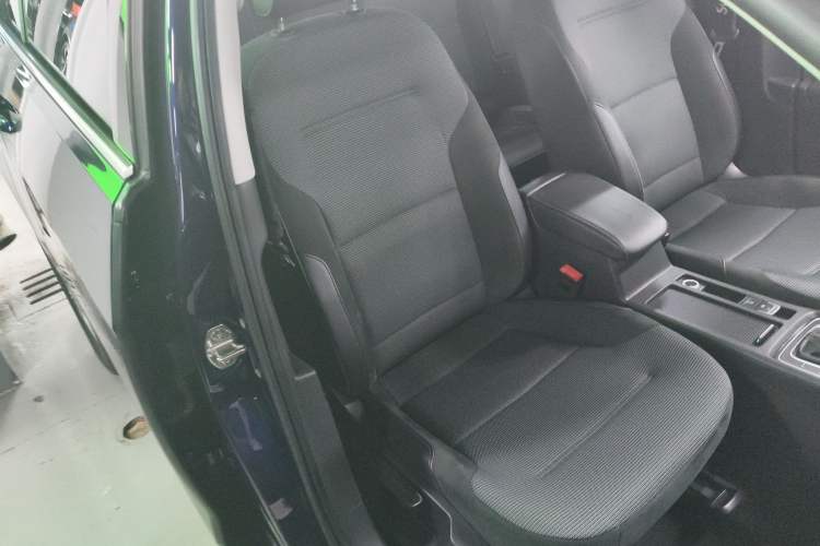 Used Volkswagen Golf 2018 230TSI Automatic Comfort Model
