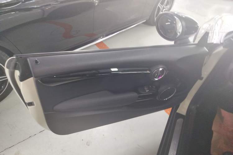 Used  MINI 2019 1.5T COOPER Artist
