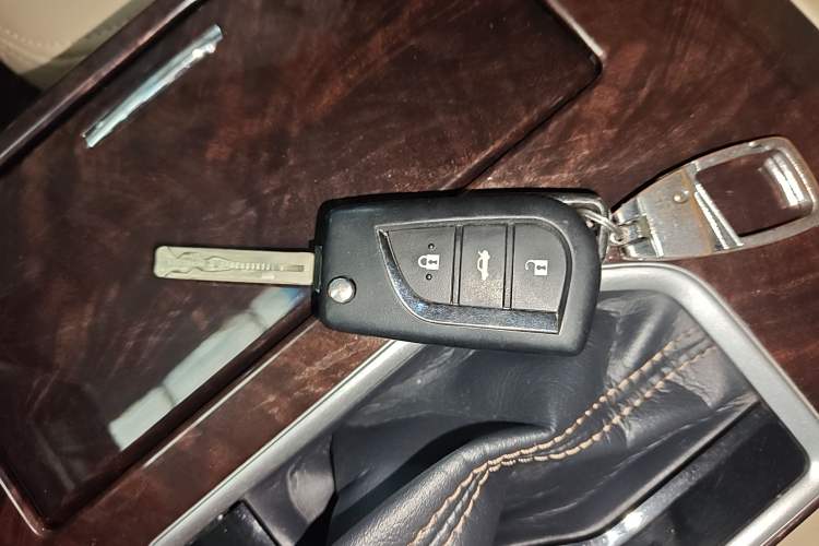 Used Toyota Camry 2016 2.0E 10th Anniversary Elite Edition