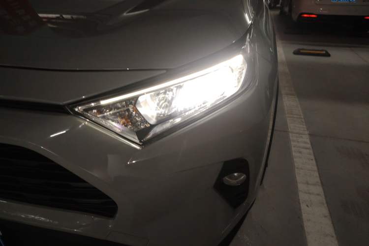 Used Toyota RAV4 2022 2.0L CVT Two-Wheel Drive Fashion Edition
