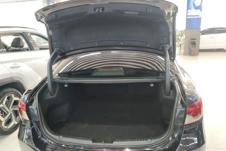 Used Mazda Atenza 2018 2.0L Blue Sky Luxury Edition China VI Standard