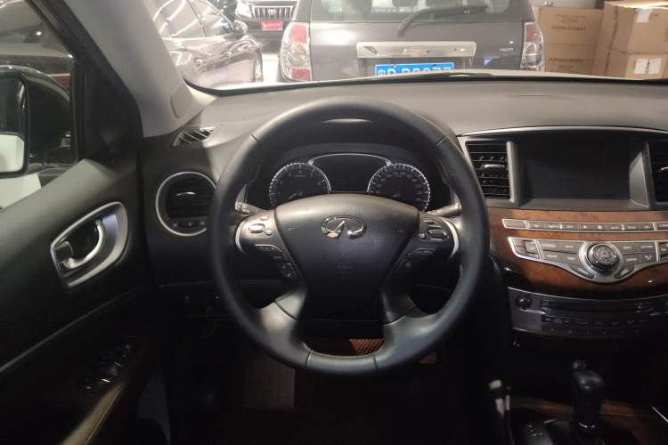 Used Infiniti QX60 2014 2.5 S/C Hybrid All-Wheel-Drive Versatile Edition
